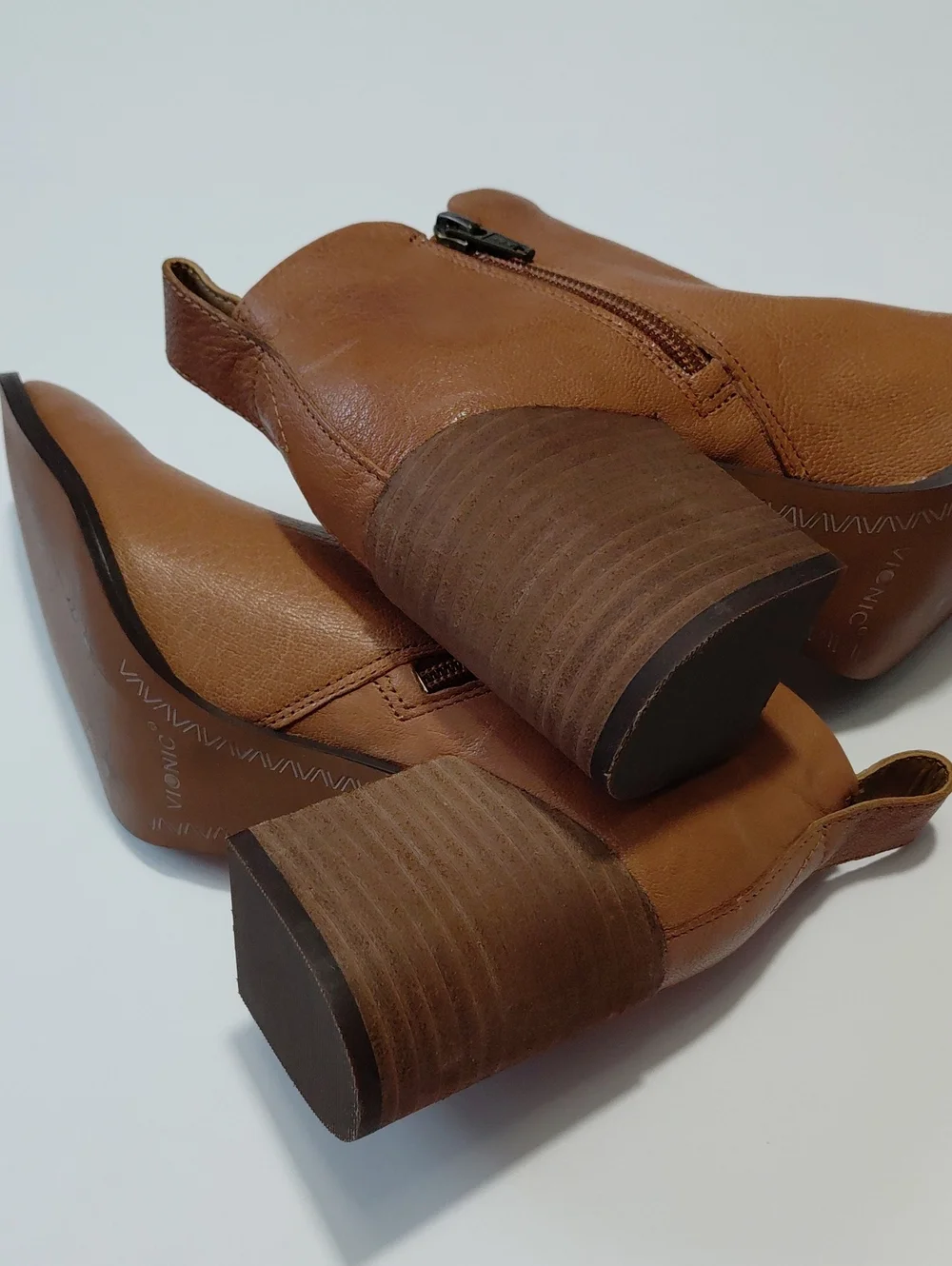 VIONIC Women's  Lyssa Tan Leather Ankle Boots Size 6.5